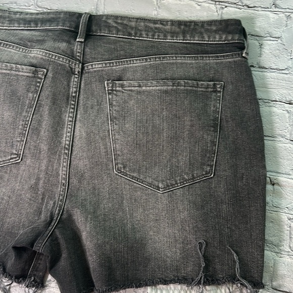 Old Navy Women’s High Rise Shorts Secret Slim Pockets 18 NEW Gray Charcoal - Picture 14 of 15